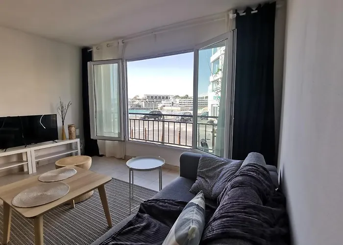 A 50 Metres De La Plage Et 10 Minutes Du Vieux Port 70M2 Sur La Corniche Vue Mer