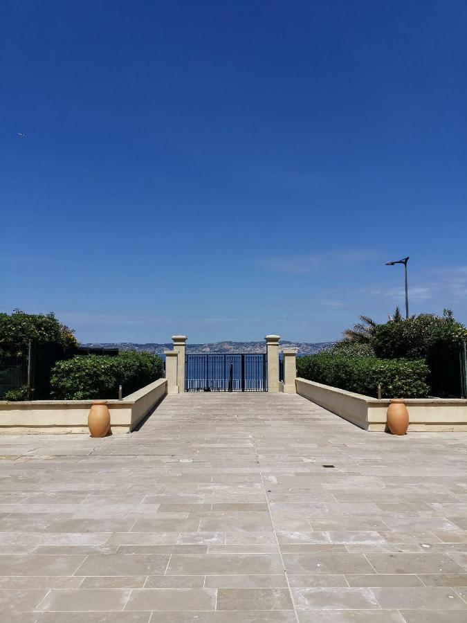 A 50 Metres De La Et 10 Minutes Du Vieux Port 70m2 Sur La Corniche Vue Apartment *