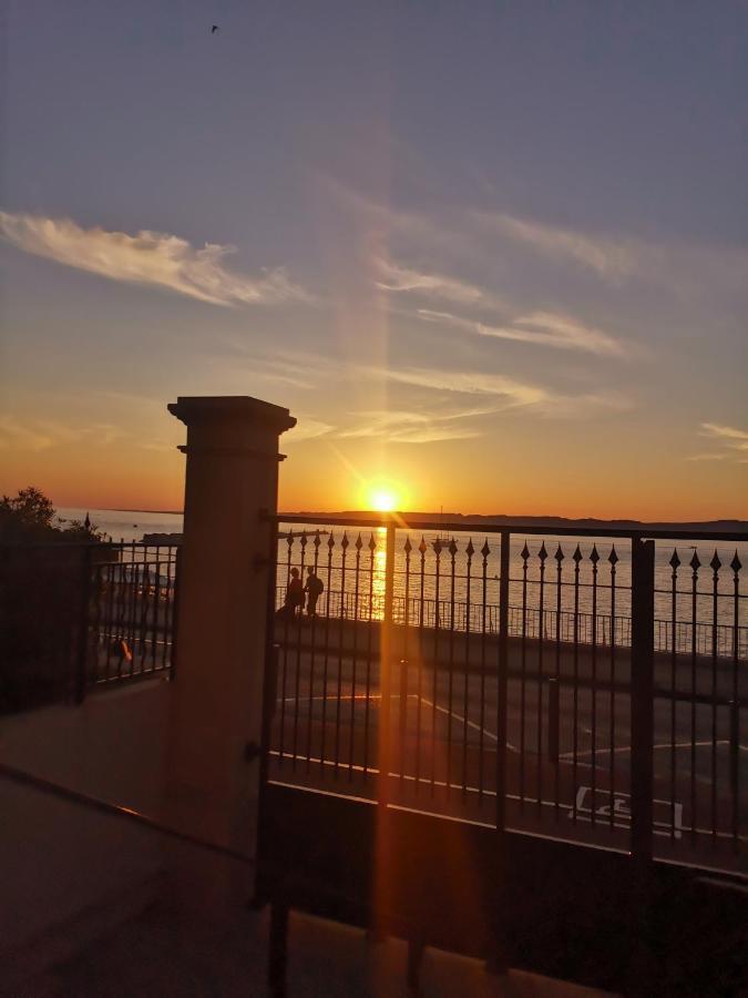 A 50 Metres De La Et 10 Minutes Du Vieux Port 70m2 Sur La Corniche Vue Apartment Marseilles