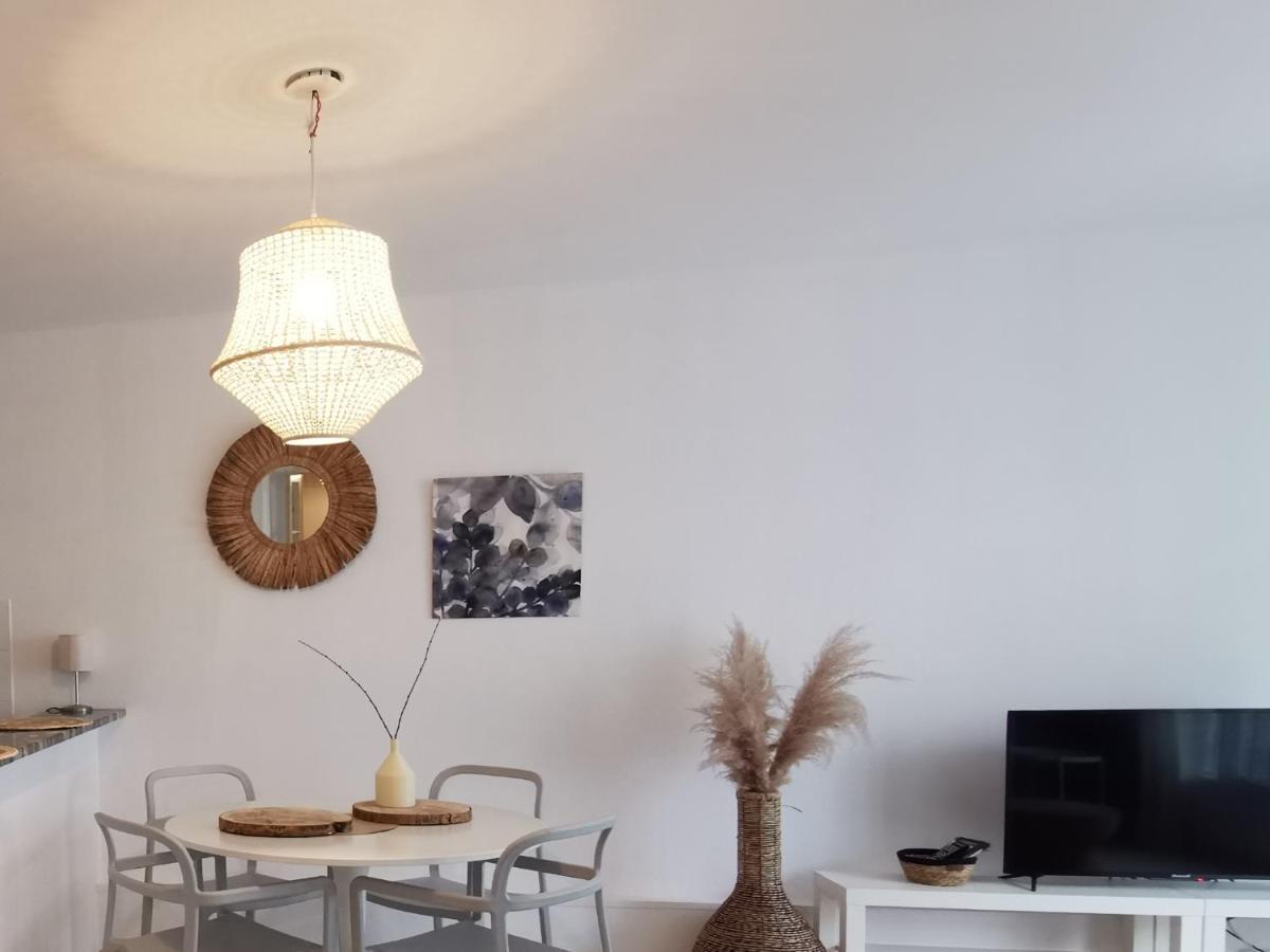 Apartment A 50 Metres De La Et 10 Minutes Du Vieux Port 70m2 Sur La Corniche Vue Marseilles